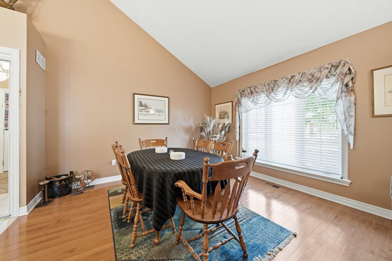 173 Riverwalk Place - Photo 6 of 27