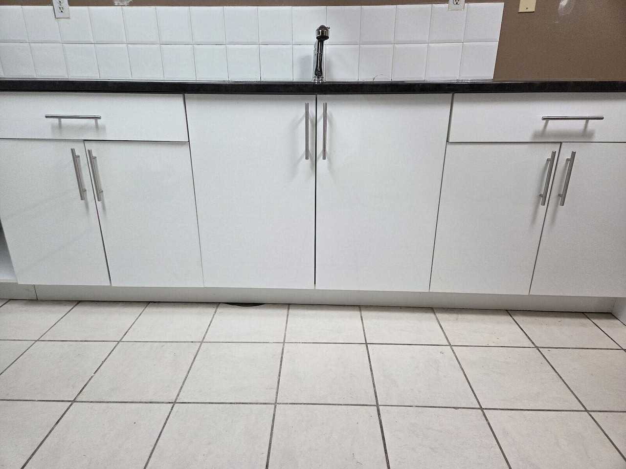 701 68 Ave Sw - Photo 2 of 3
