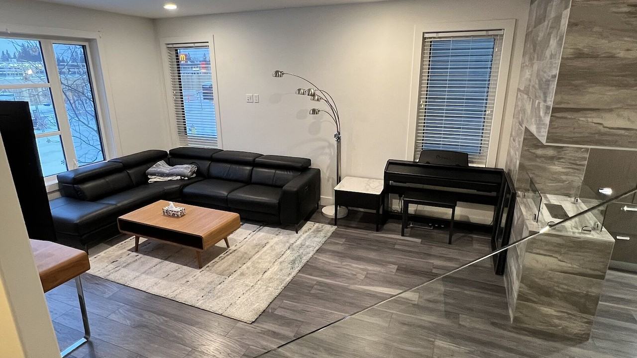 8730 150 St Nw - Photo 2 of 18