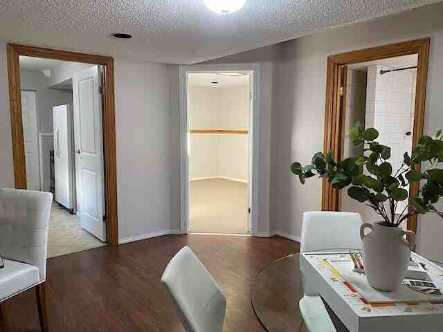 327 Coverdale Crt Ne - Photo 5 of 16