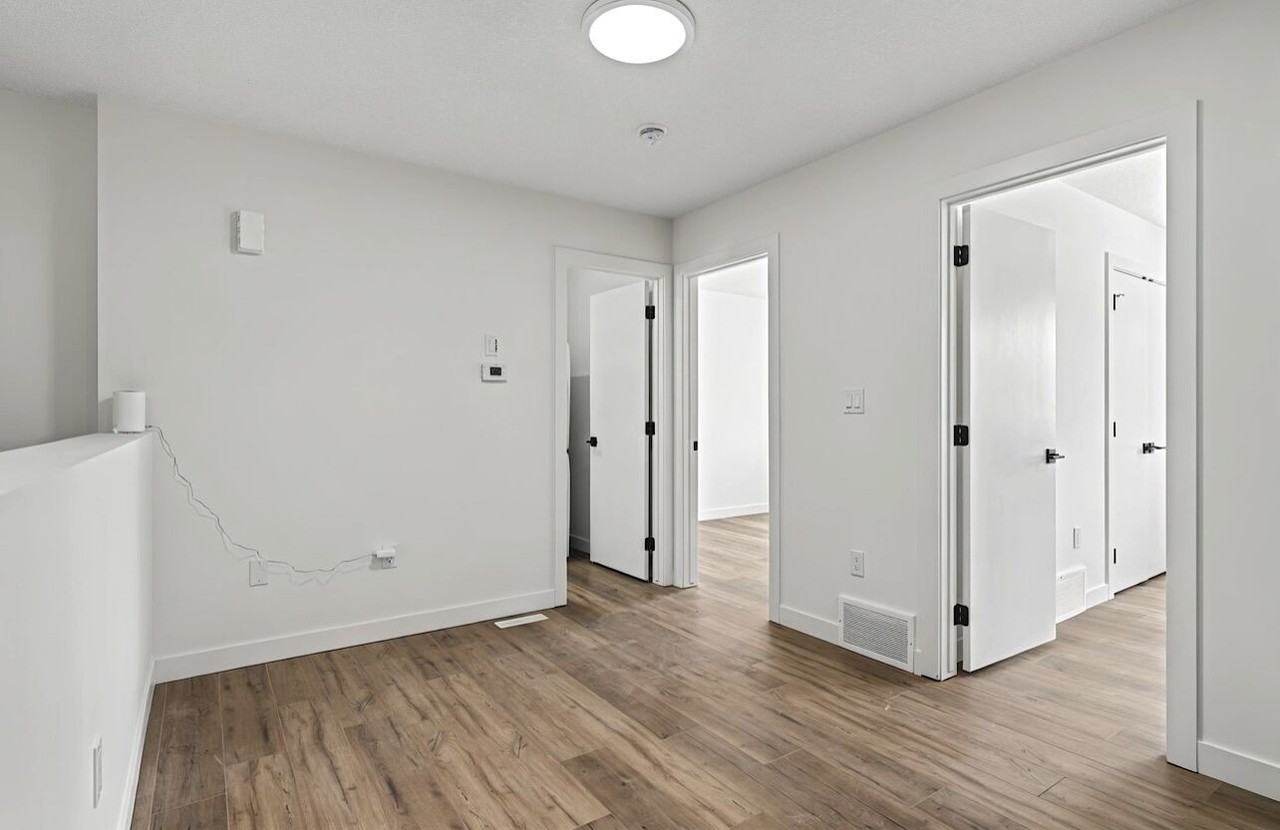 203 29 St Sw - Photo 5 of 9