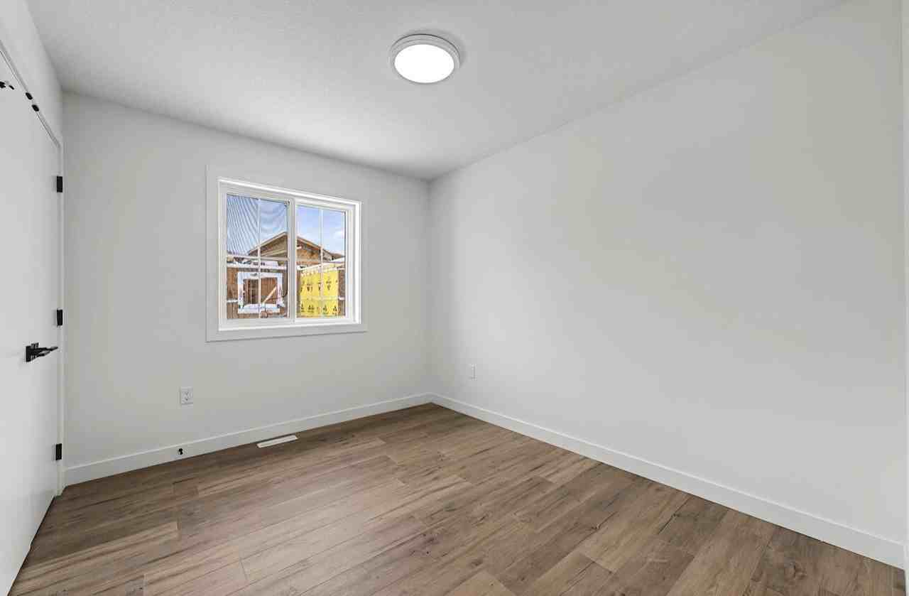 203 29 St Sw - Photo 7 of 9