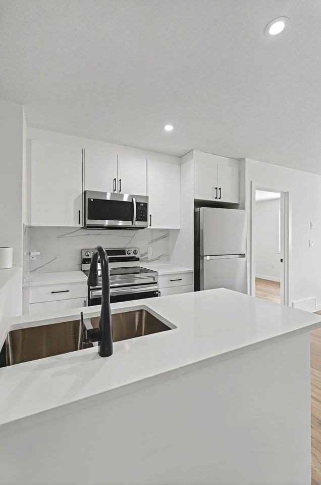 207 29 St Sw - Photo 6 of 14