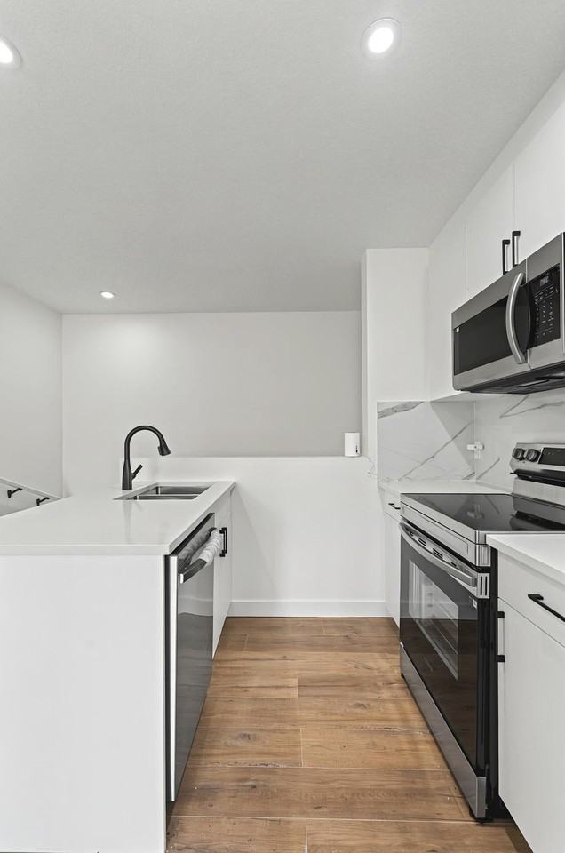 207 29 St Sw - Photo 7 of 14