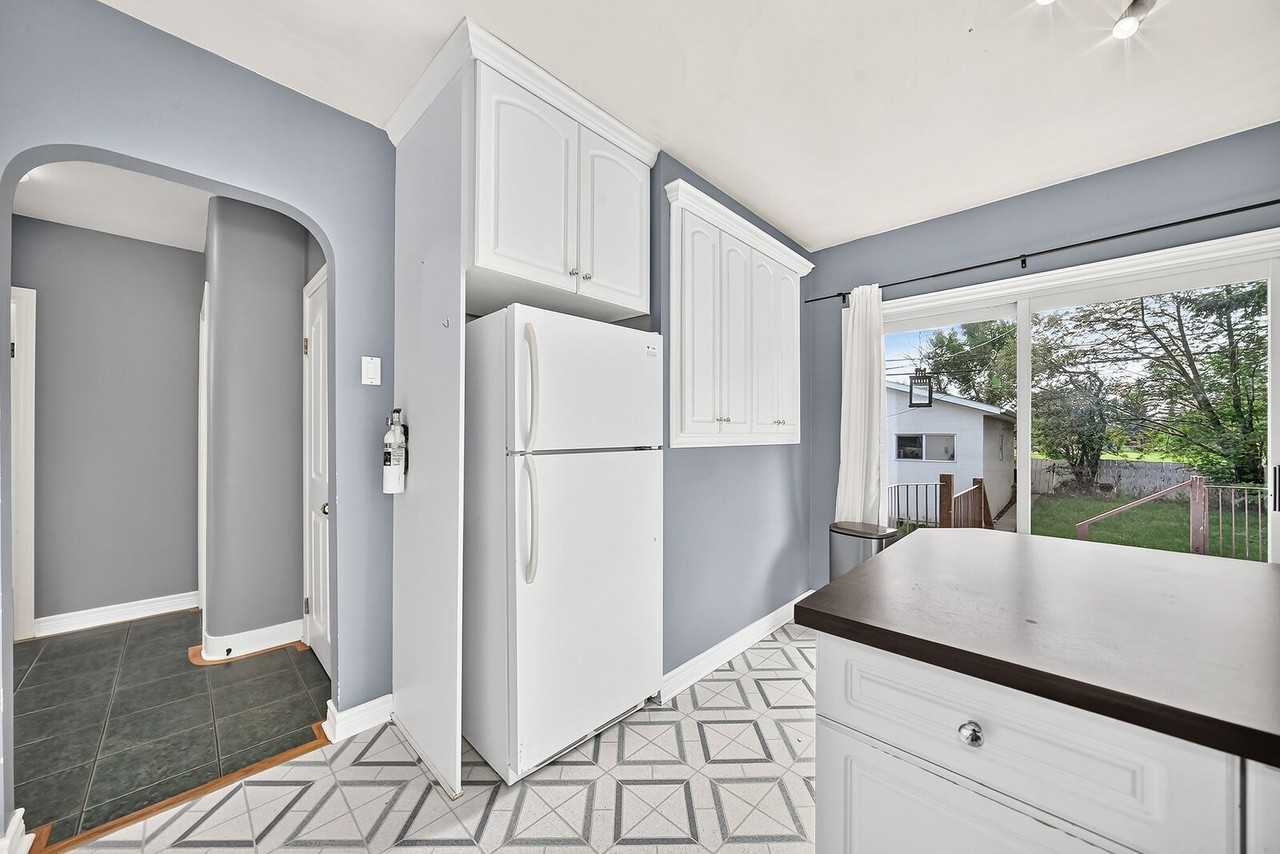 2216 Victoria Cres Nw - Photo 2 of 42