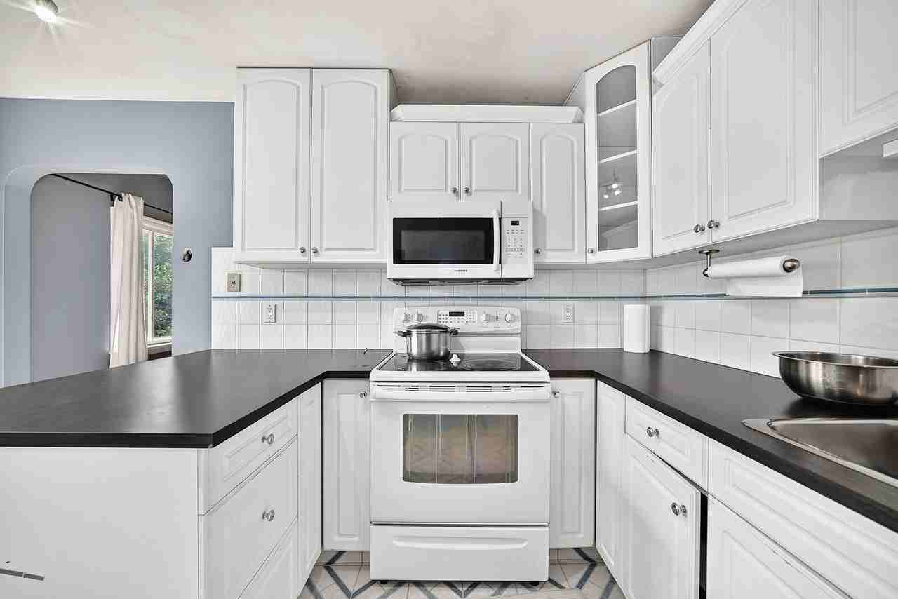 2216 Victoria Cres Nw - Photo 4 of 42