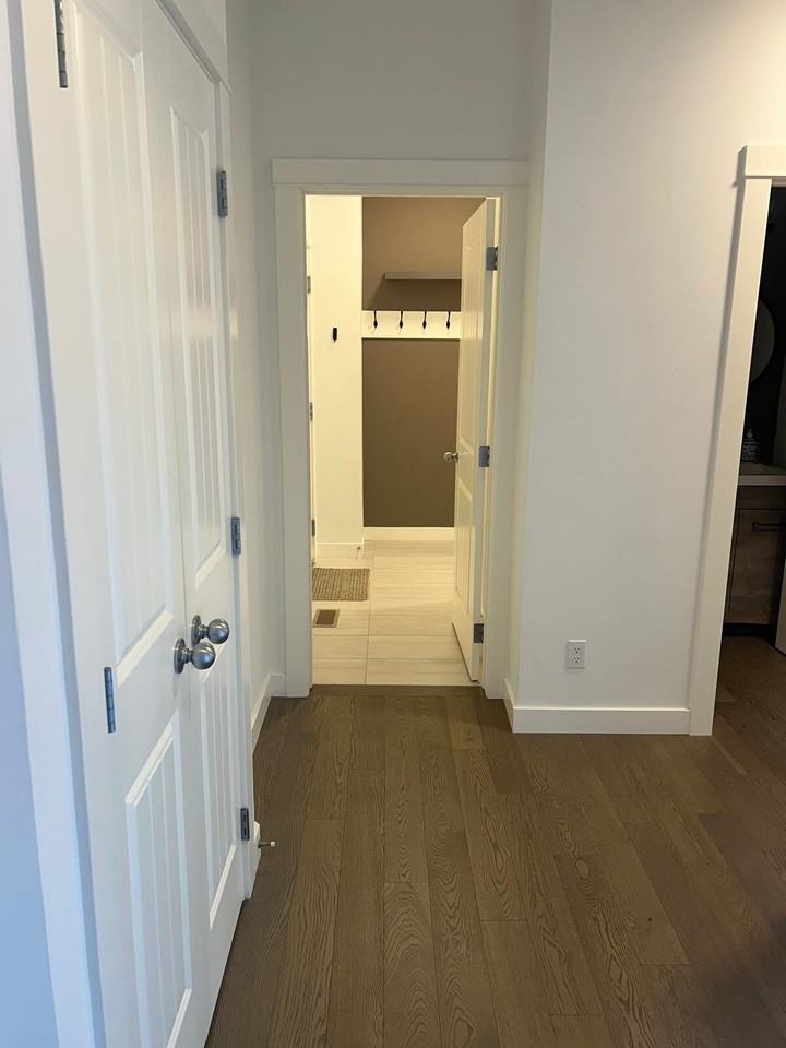 357 Nolanhurst Cres Nw - Photo 4 of 26