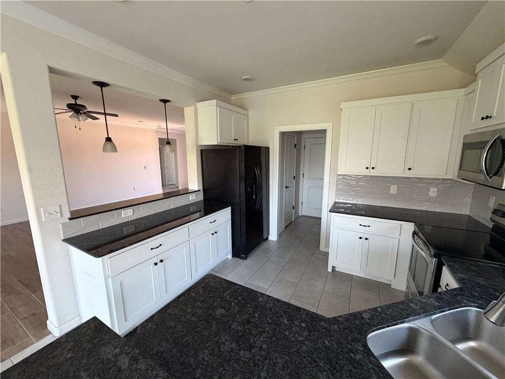 4479 W Topeka Ave - Photo 4 of 19