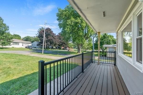 25 Franklin Ave - Photo 3 of 25