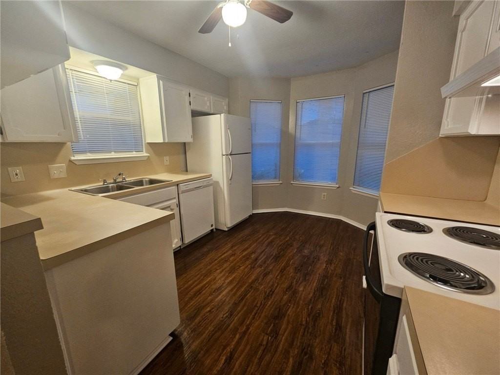 4023 Oak Bay Dr #I - Photo 2 of 24