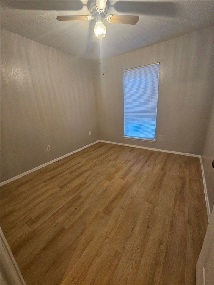 4023 Oak Bay Dr #I - Photo 5 of 24