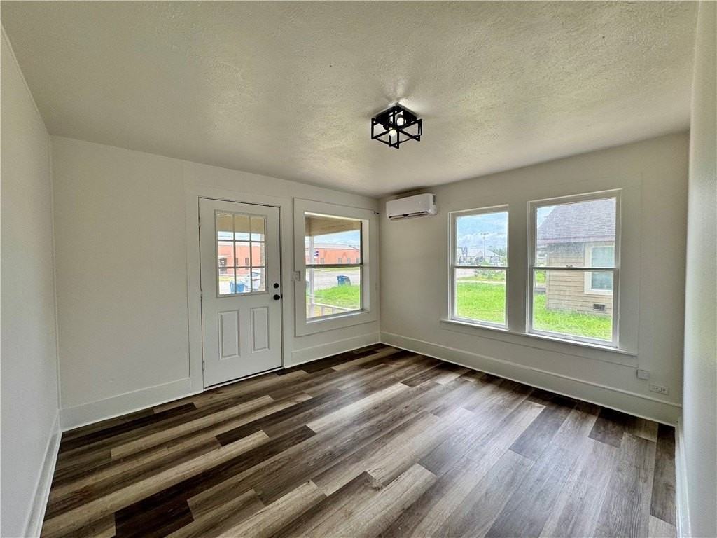 500 W Merriman St - Photo 5 of 22