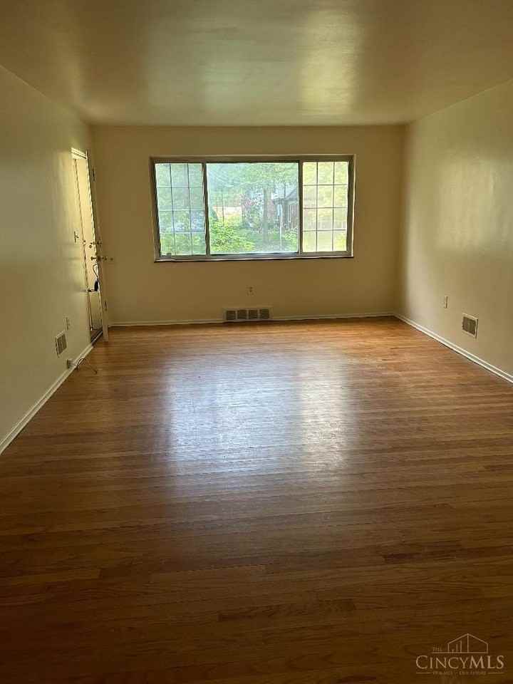 1574 Oak Knoll Dr #1 - Photo 2 of 15