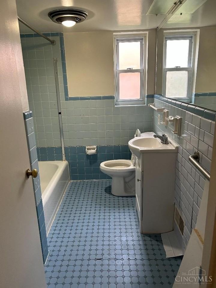 1574 Oak Knoll Dr #1 - Photo 6 of 15