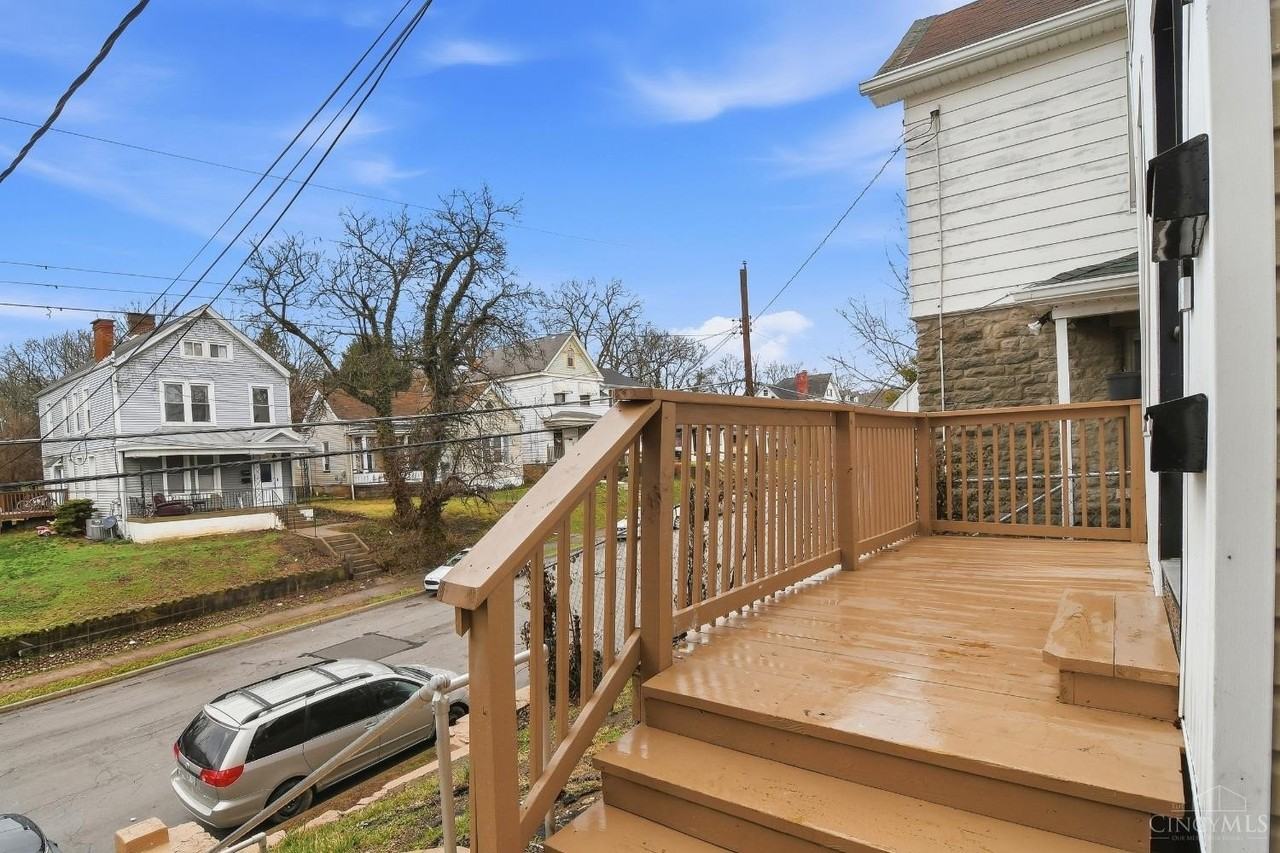 540 Grand Ave - Photo 3 of 31