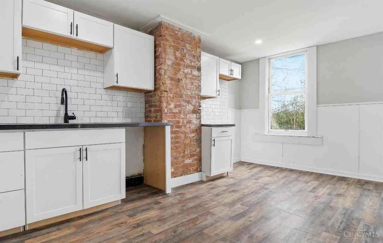 540 Grand Ave - Photo 5 of 31