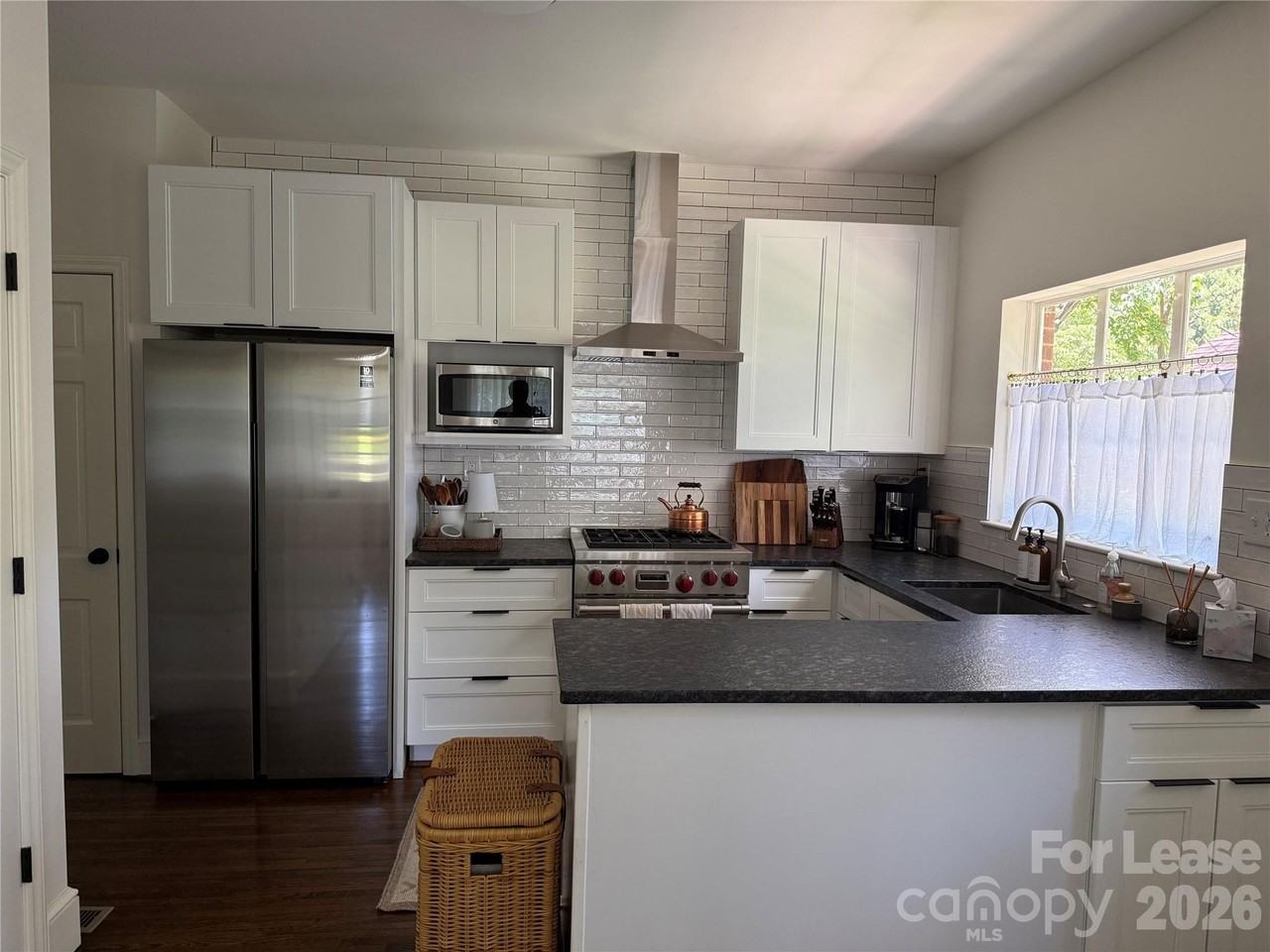 701 Berkeley Ave - Photo 4 of 14
