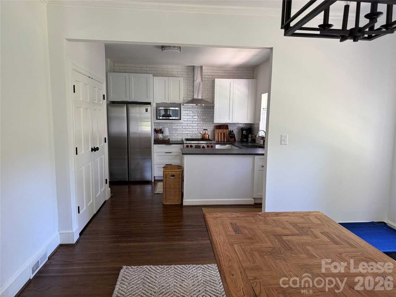 701 Berkeley Ave - Photo 5 of 14