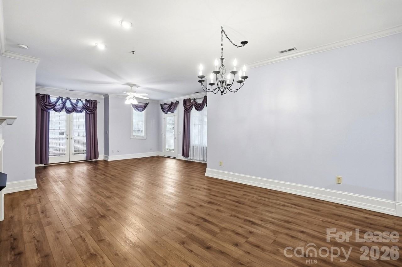 1117 Park West Dr - Photo 3 of 35