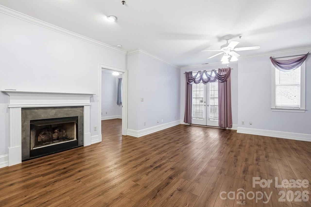 1117 Park West Dr - Photo 4 of 35