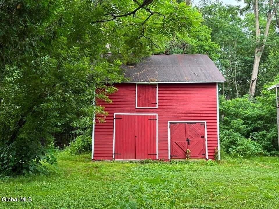 2145 New Scotland Rd - Photo 3 of 20