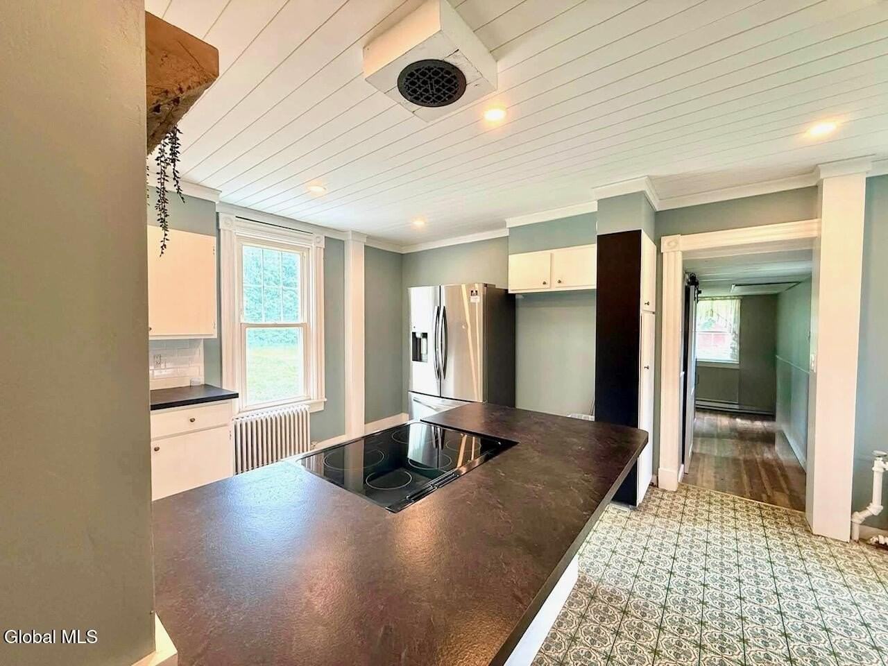 2145 New Scotland Rd - Photo 5 of 20