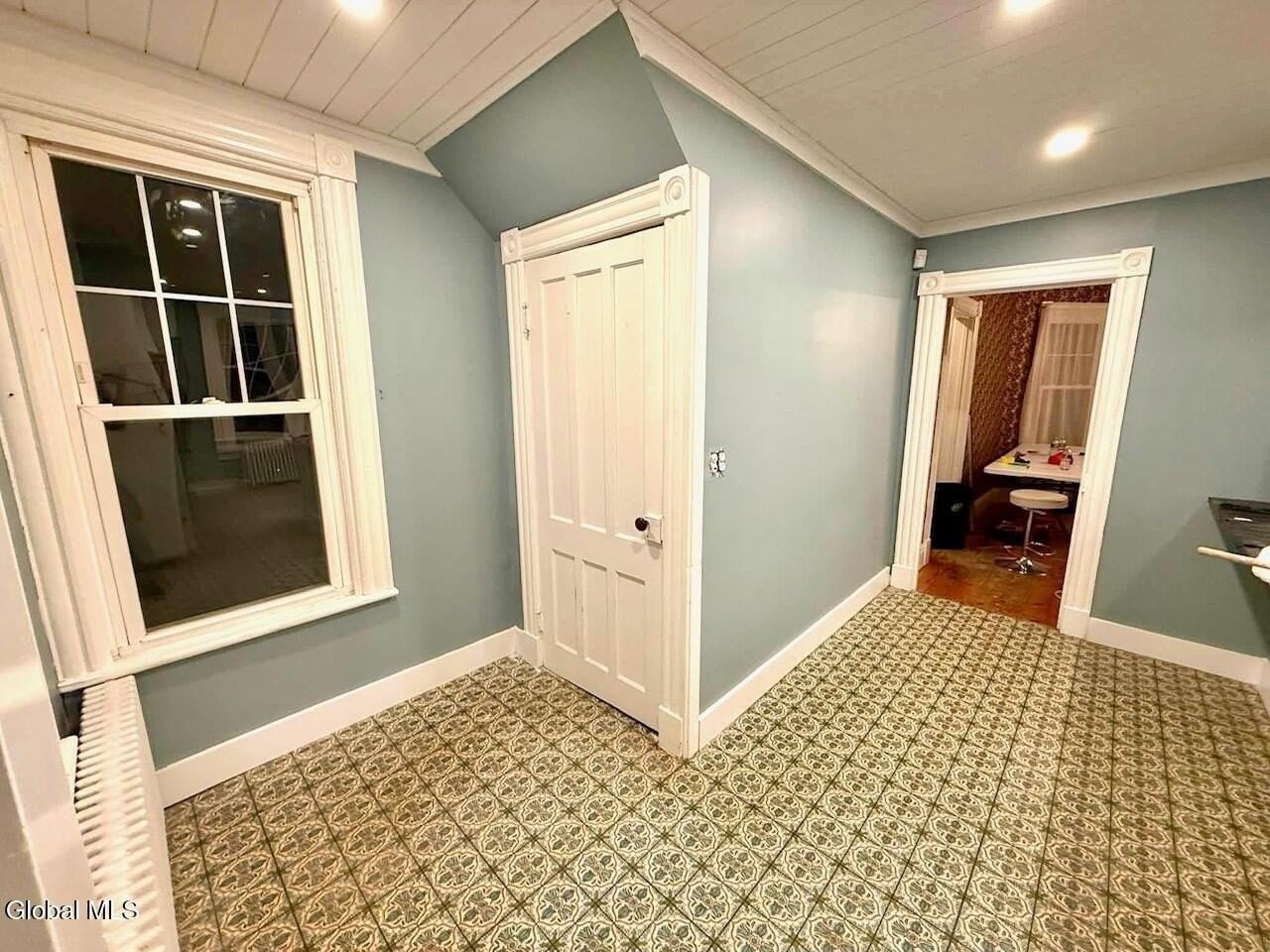 2145 New Scotland Rd - Photo 6 of 20