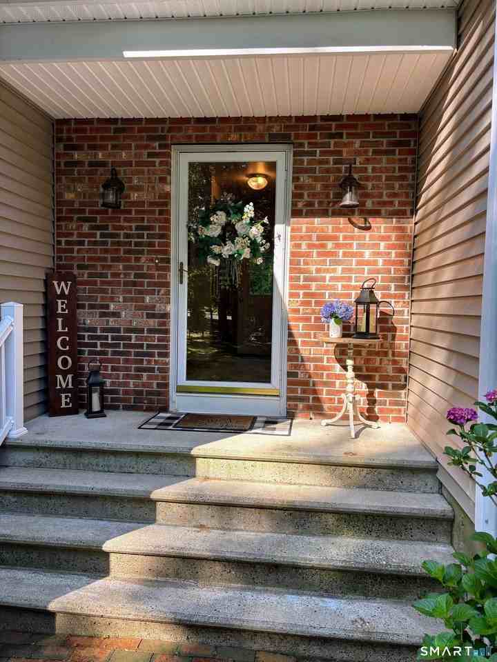 7 Stephens Ct - Photo 2 of 13