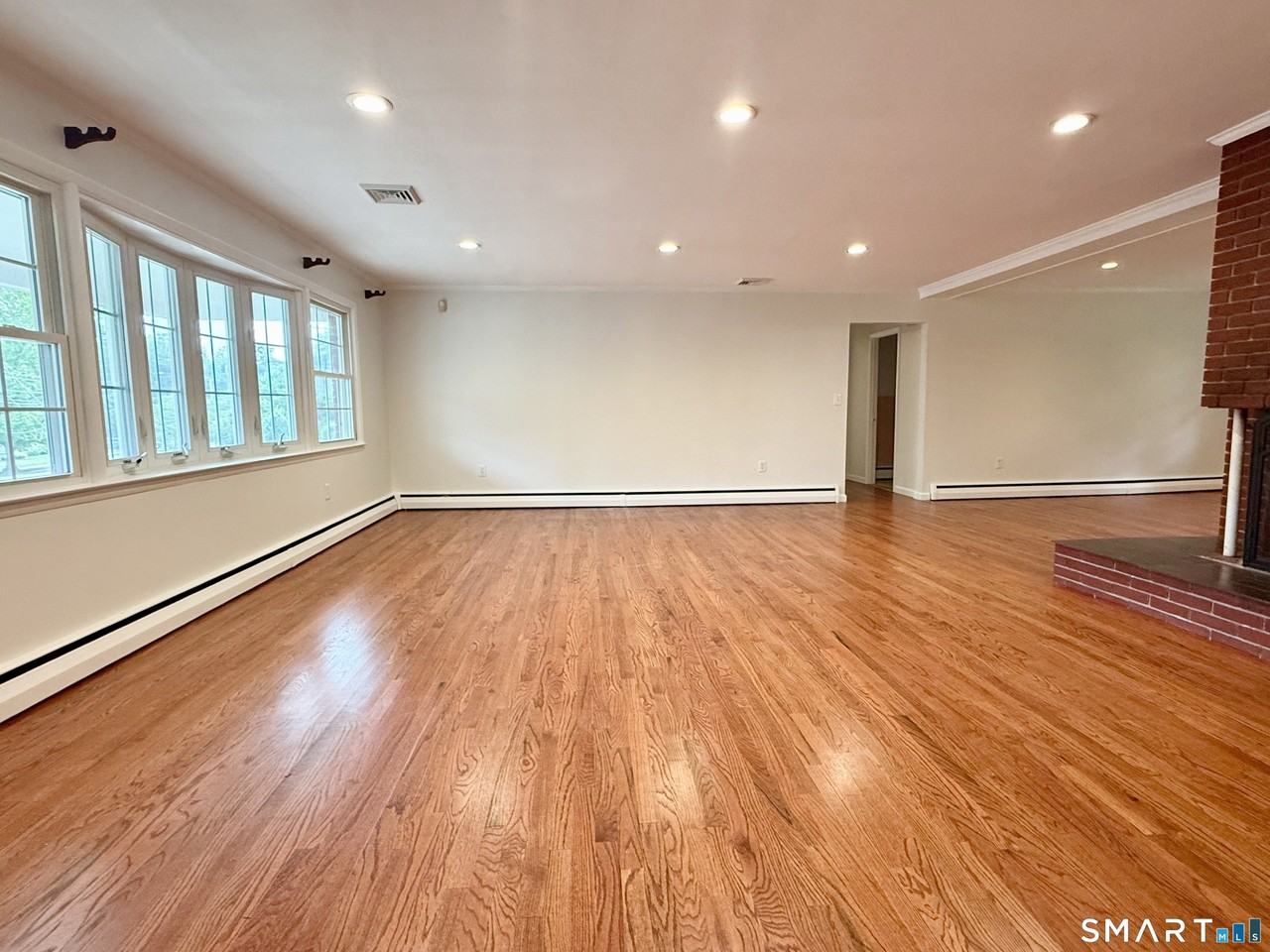 21 Byron Pl - Photo 2 of 16
