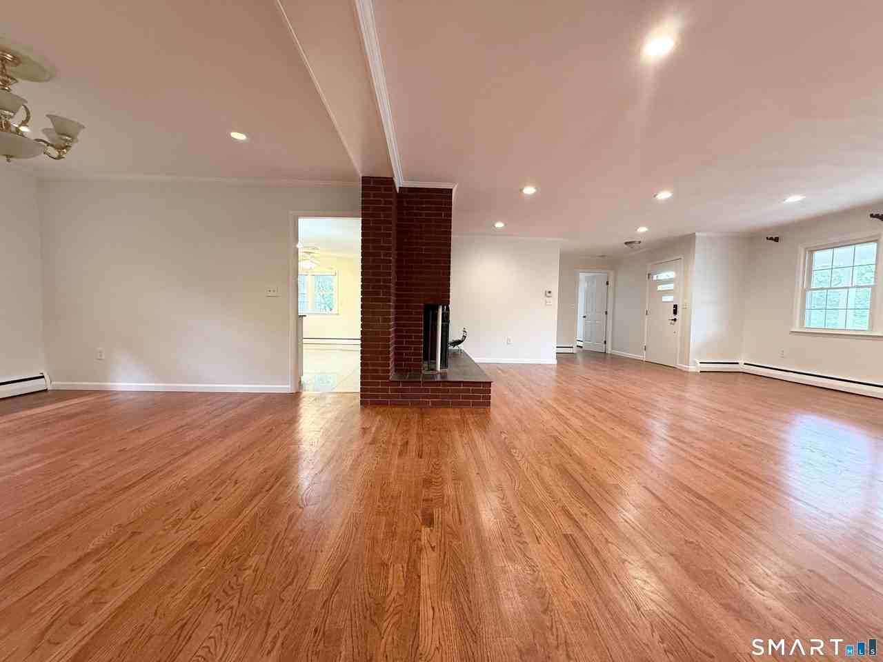 21 Byron Pl - Photo 4 of 16