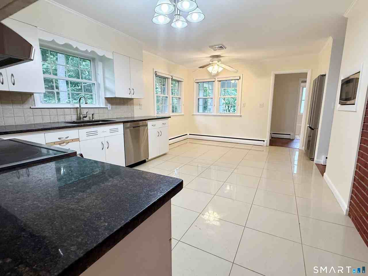 21 Byron Pl - Photo 7 of 16