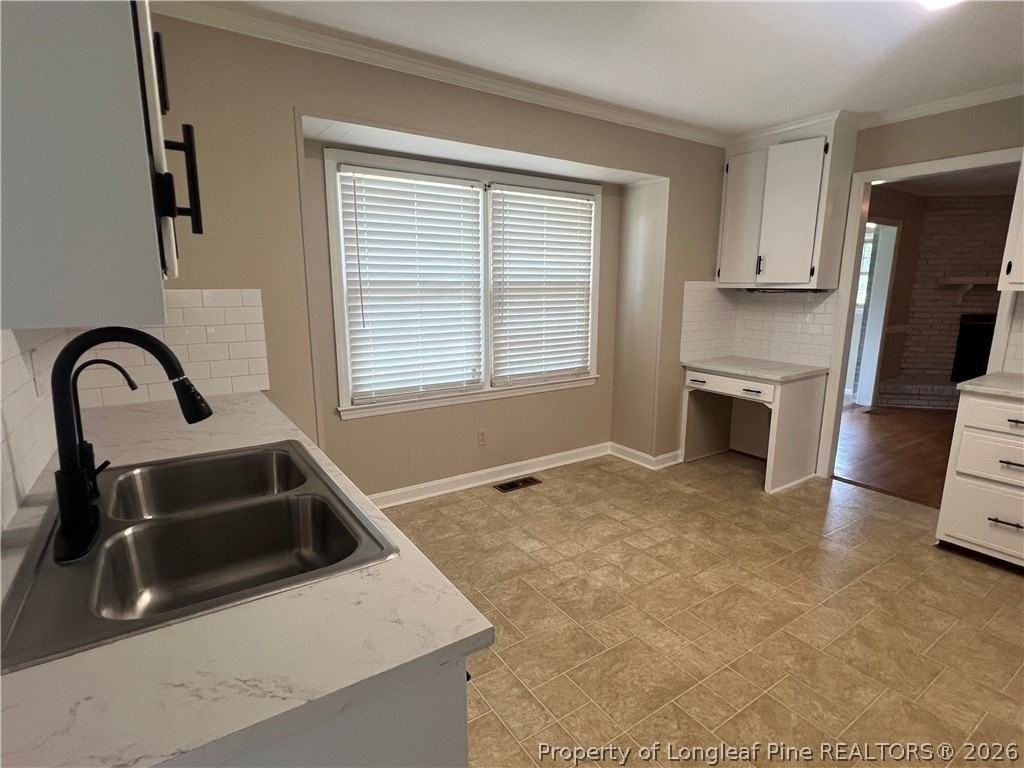 368 Rock Hill Rd - Photo 5 of 24