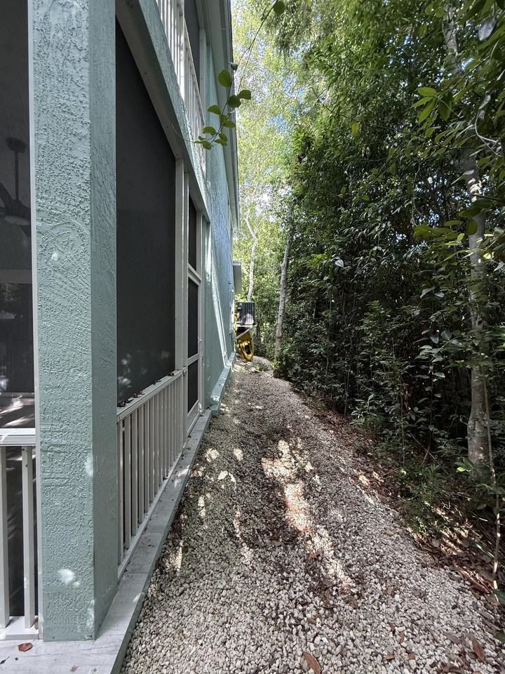 809 Miramar Dr - Photo 4 of 21