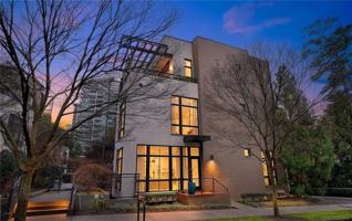 featured image of 721 Longleaf Dr Ne #1