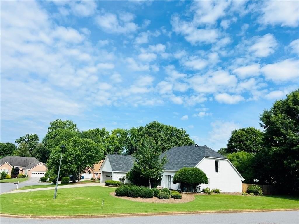 205 Kinderhill Ct - Photo 3 of 48