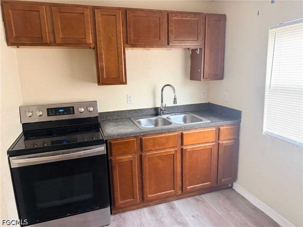 332 Stockton St - Photo 4 of 10