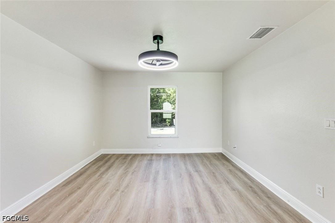 5201 4th St W - Photo 5 of 27