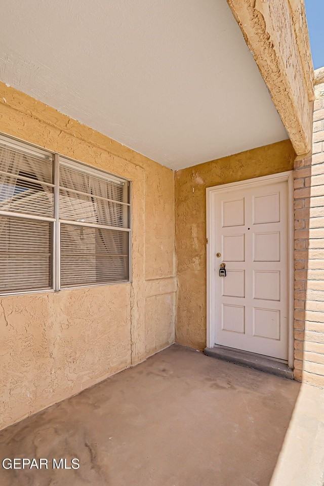 3223 Isla Morada Dr - Photo 4 of 20