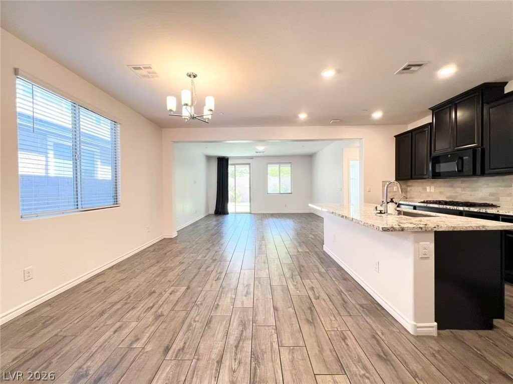 925 Bayberry Ridge St - Photo 3 of 27