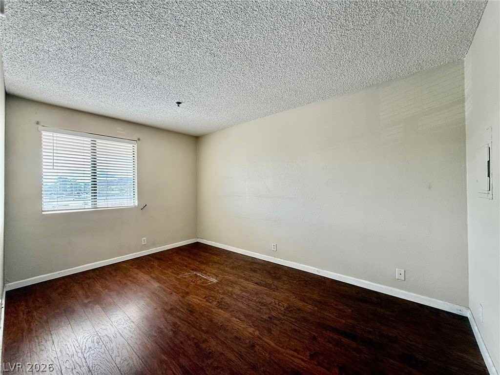 1381 E University Ave #305 - Photo 5 of 10