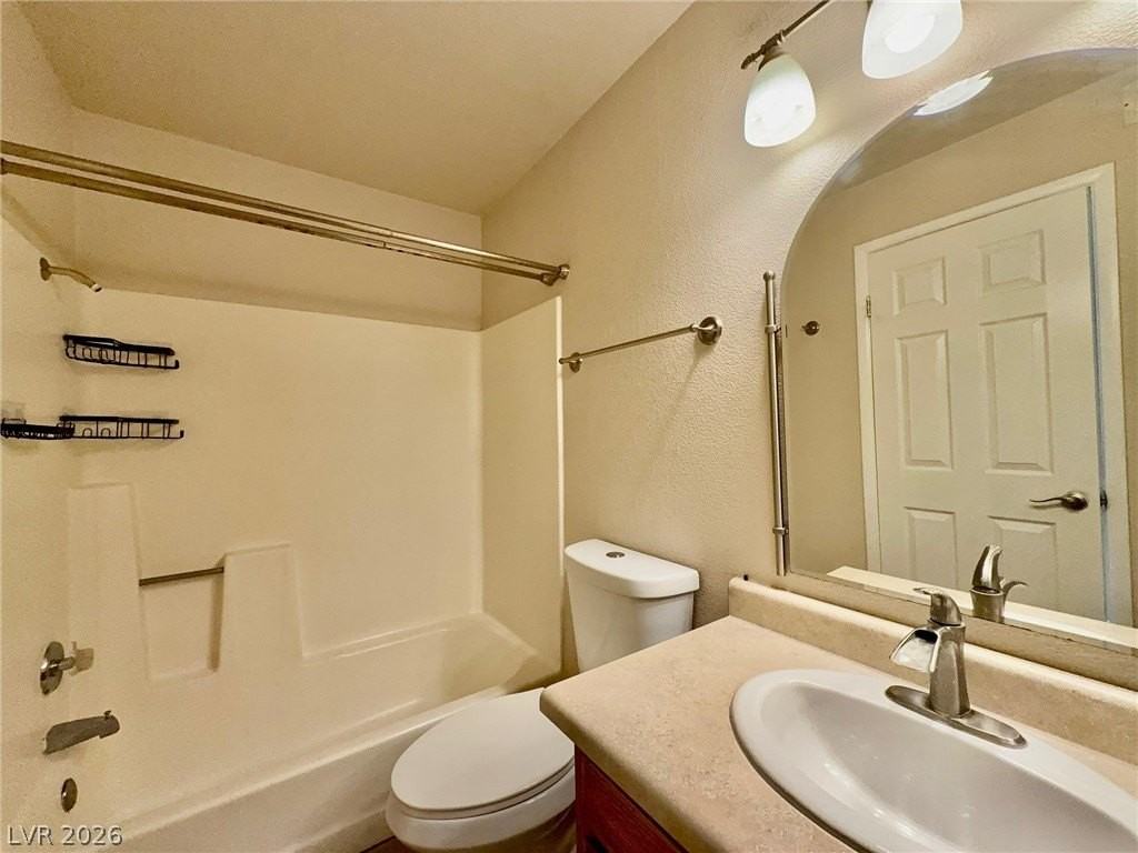 1381 E University Ave #305 - Photo 7 of 10