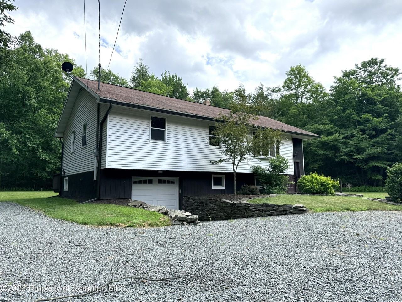 713 Elk Lake Dr - Photo 2 of 22