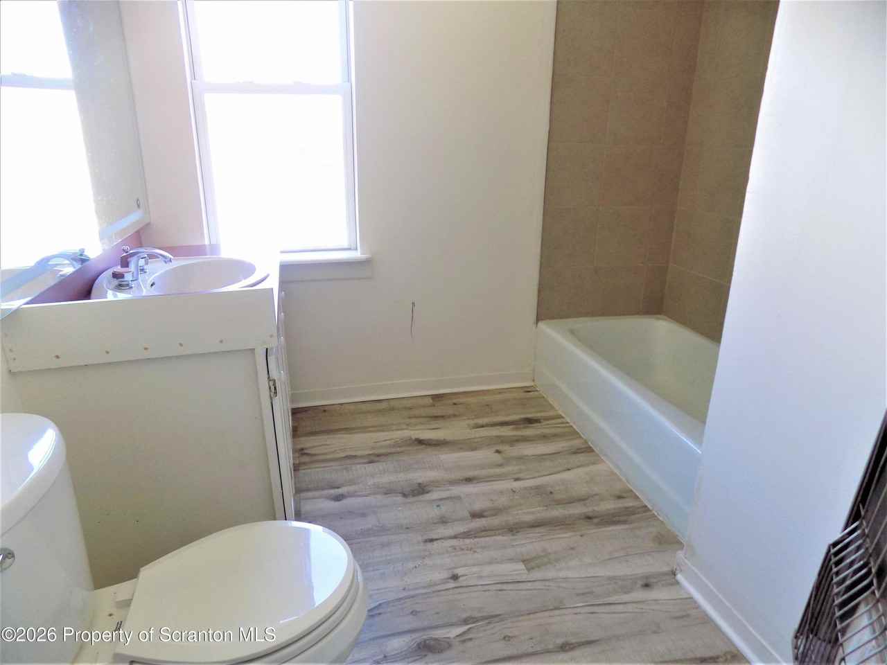 513 Washington Ave #7 - Photo 4 of 9