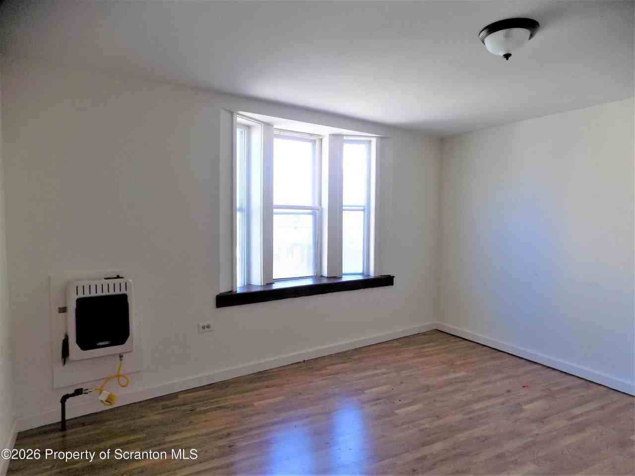 513 Washington Ave #7 - Photo 5 of 9
