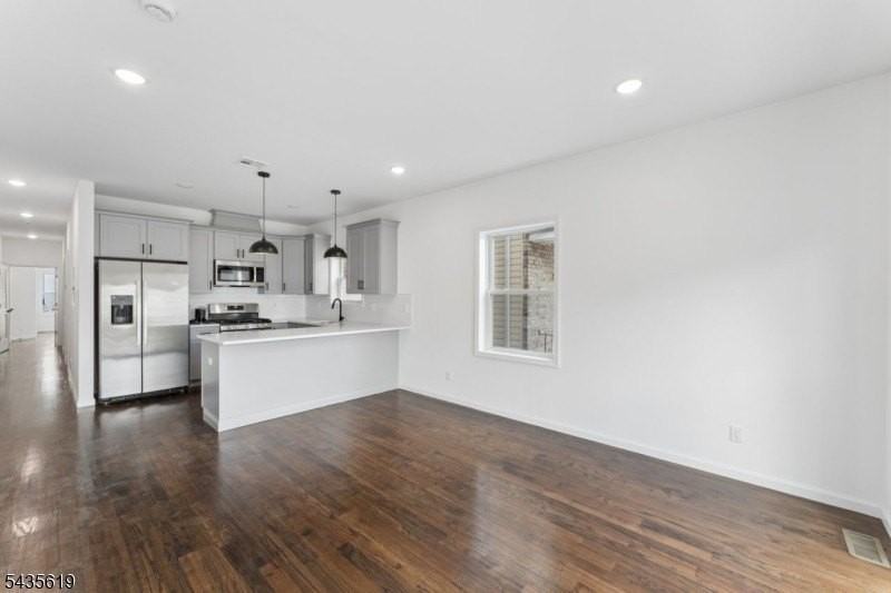 910 Bergen St #1 - Photo 4 of 13