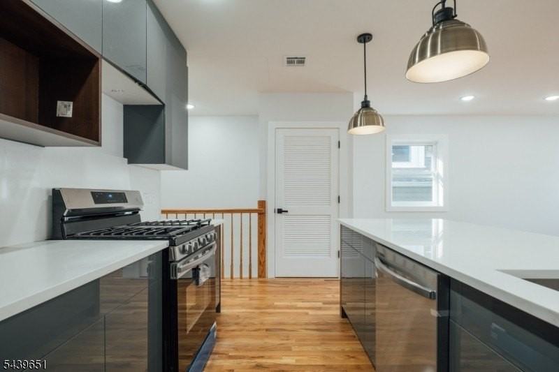 88 Hollywood Ave - Photo 6 of 12