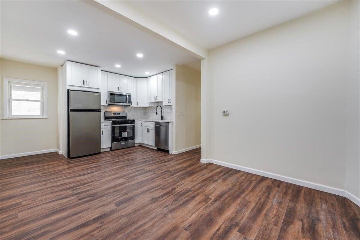 97 Saint Pauls Ave #1A - Photo 2 of 19