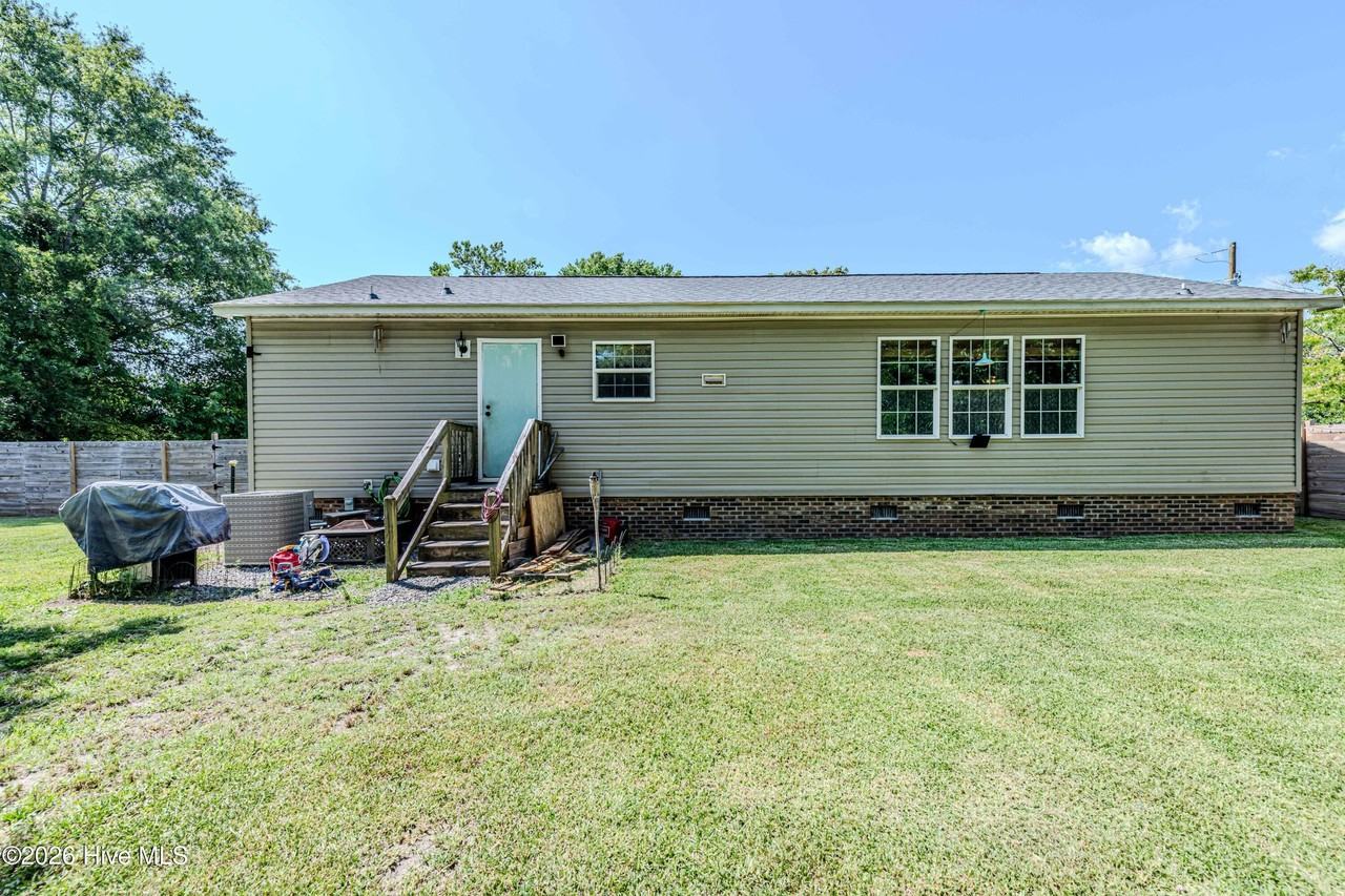 102 Market St - Photo 6 of 48