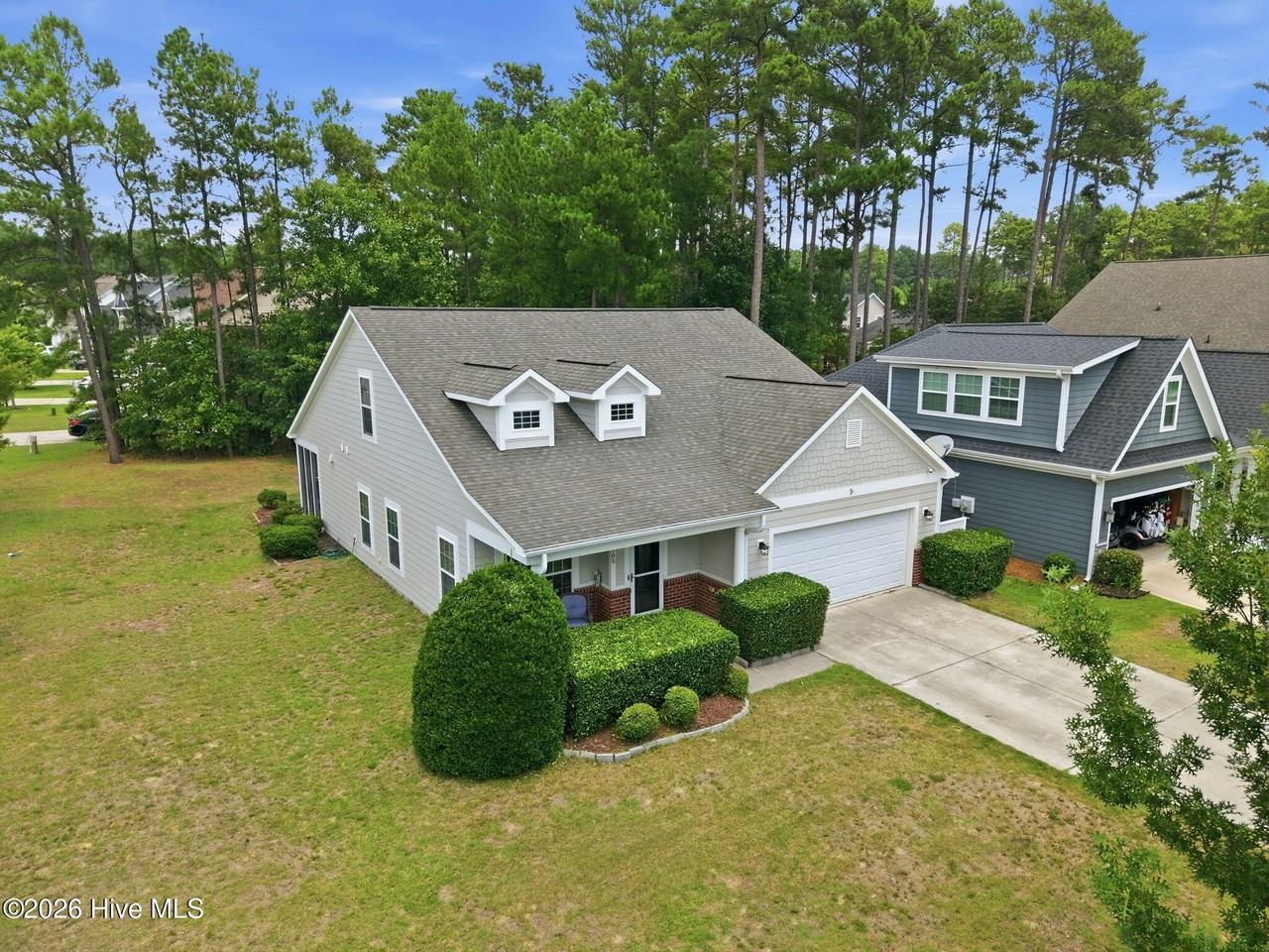 105 Moultrie Ln - Photo 4 of 30