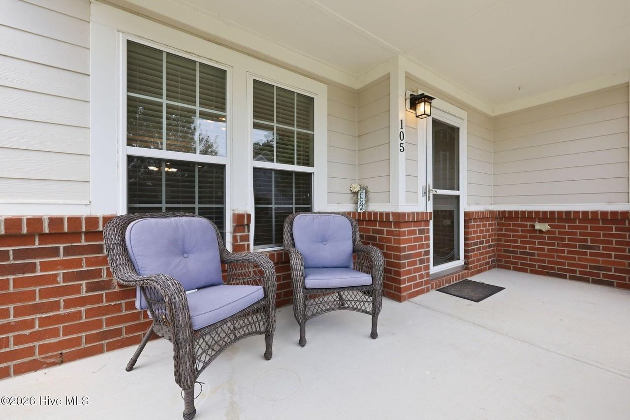105 Moultrie Ln - Photo 6 of 30